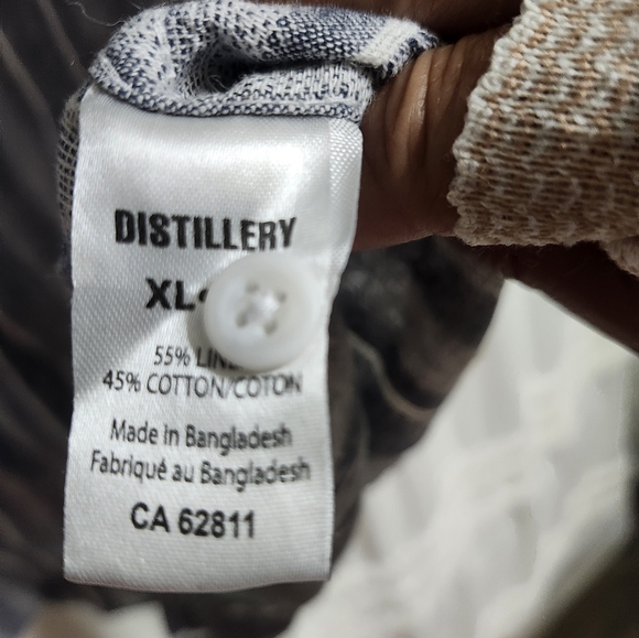 BNWT Men's XL Distellery shirt. Price is firm - Picture 2 of 6